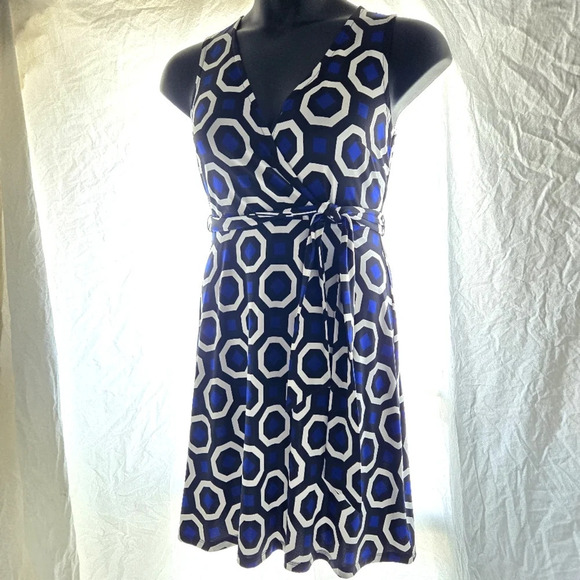 Fun Geometric Dress EUC - Picture 3 of 10